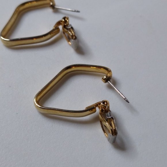 Vintage Gold Tone French Clip Earrings - Picture 5 of 11